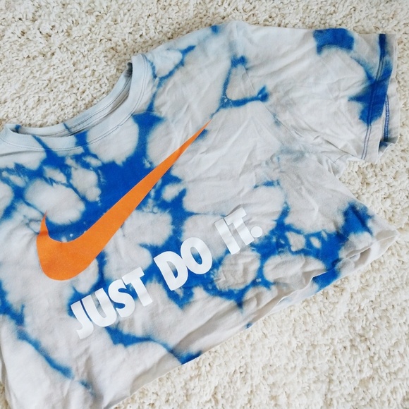 Nike Tops - Tie dye Nike crop top
